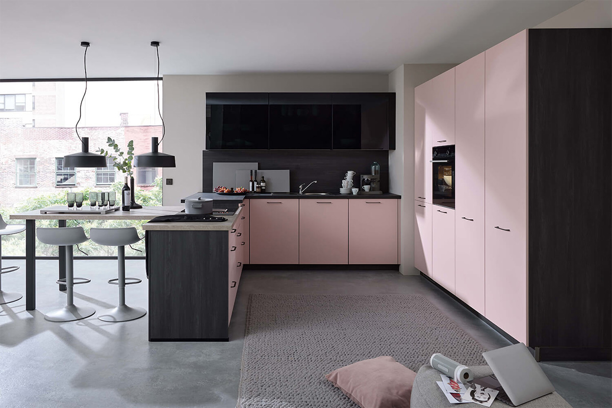 Küche – Kontrastreicher Klassiker – Slidebild 1 klein