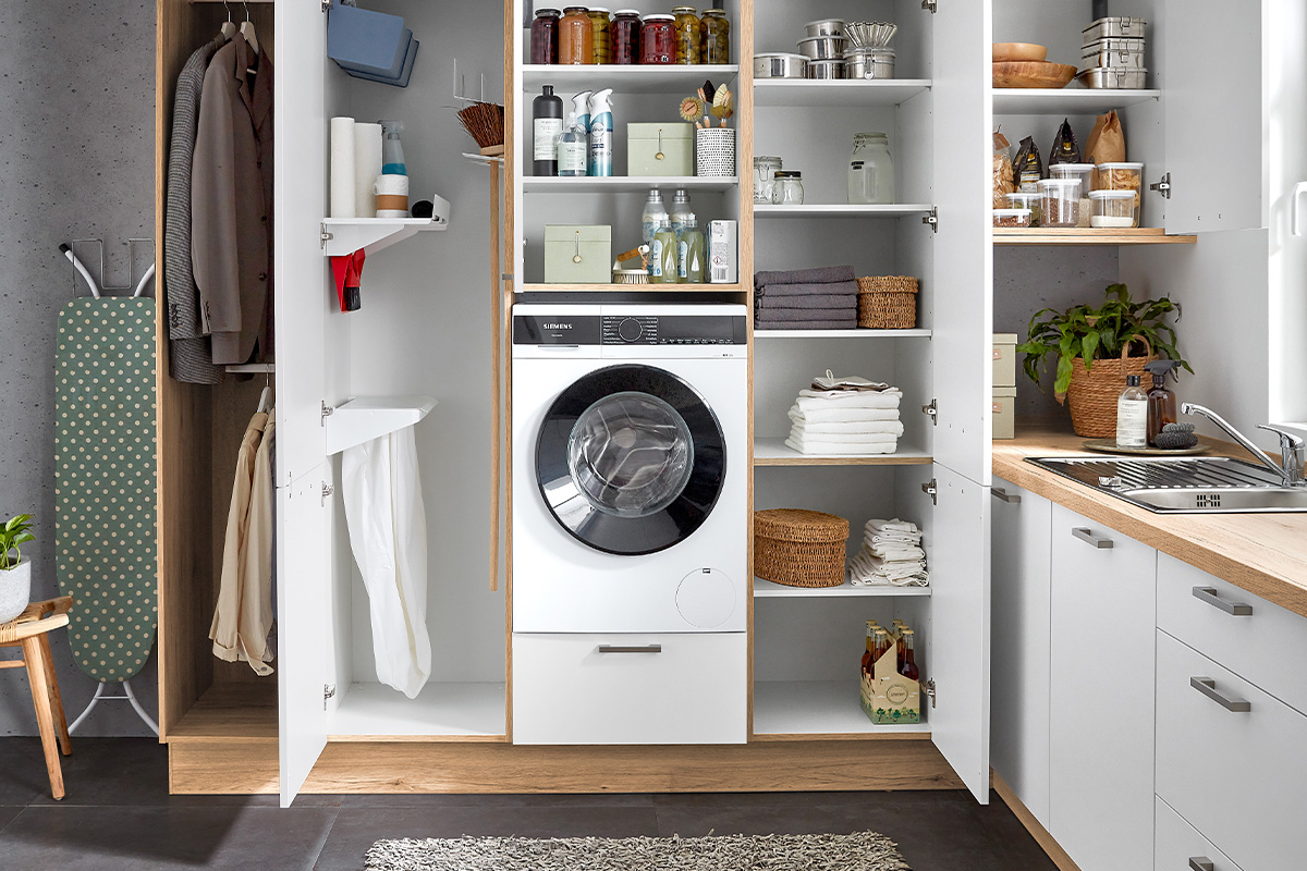 Hauswirtschaftsraum mit Geräten – Slide 1