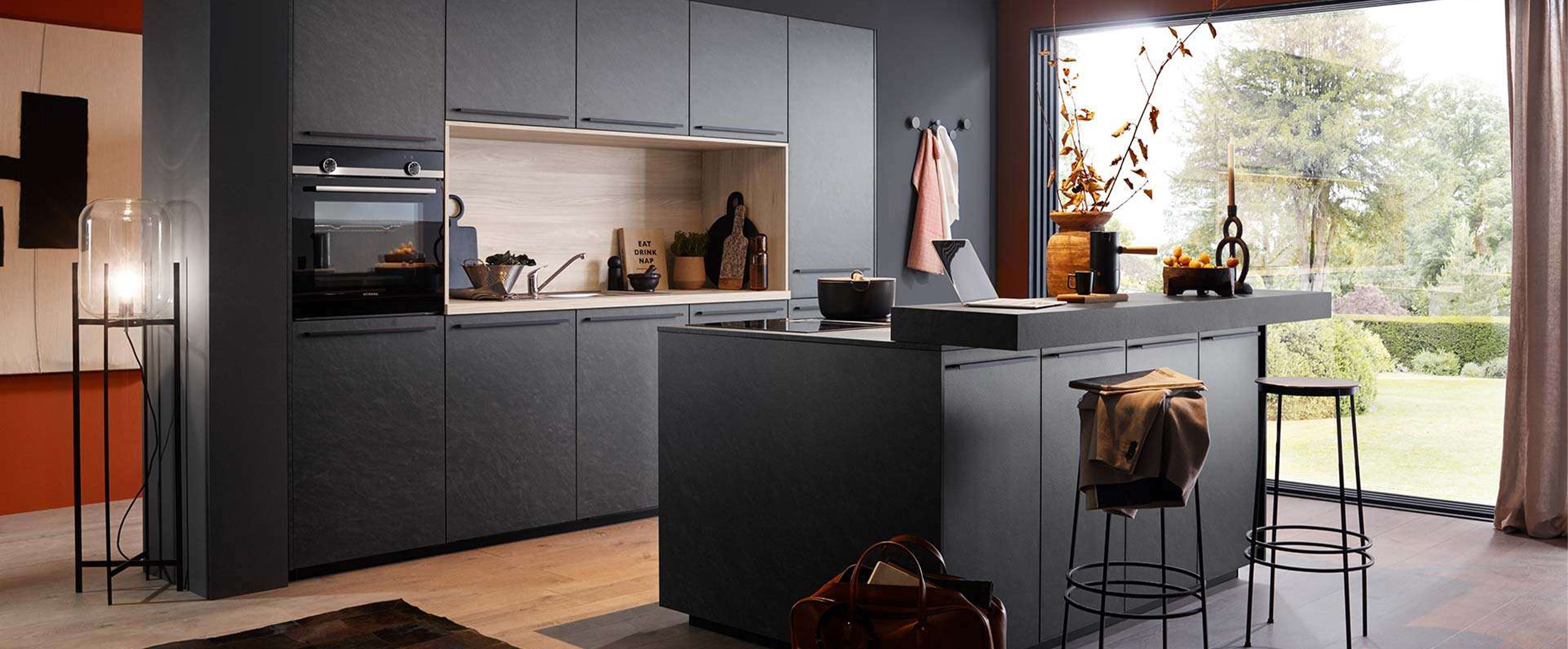 Küche – Modern & Schwarz – Slidebild 1 groß