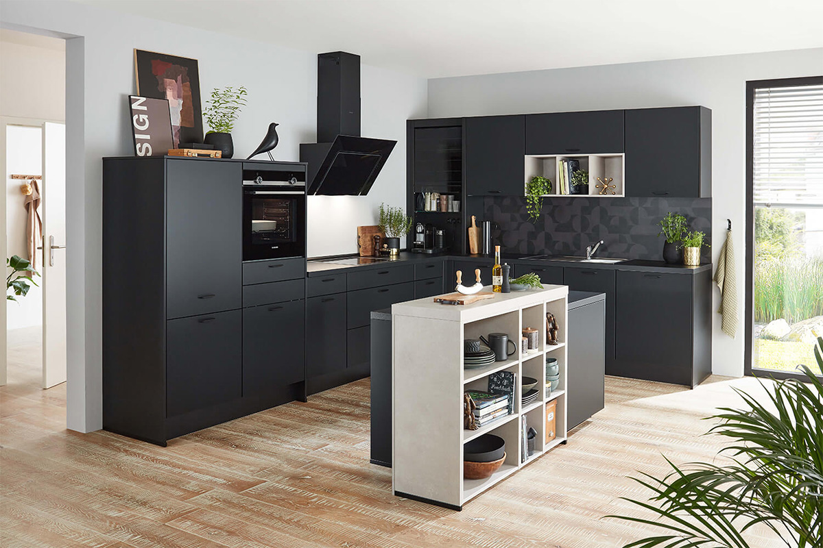 Küche – Schwarzer Klassiker – Slidebild 1 klein